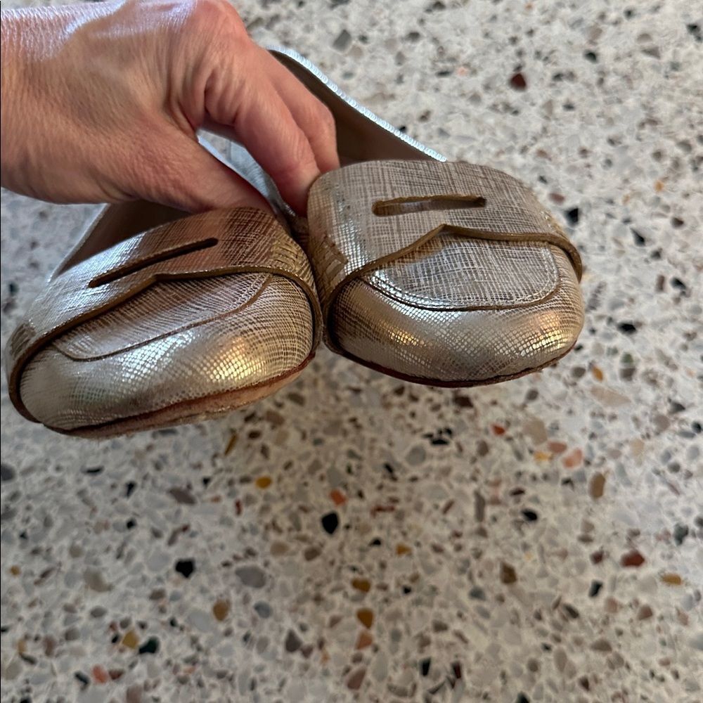 Kate Spade metallic gold loafers 8.5 - Picture 4 of 4